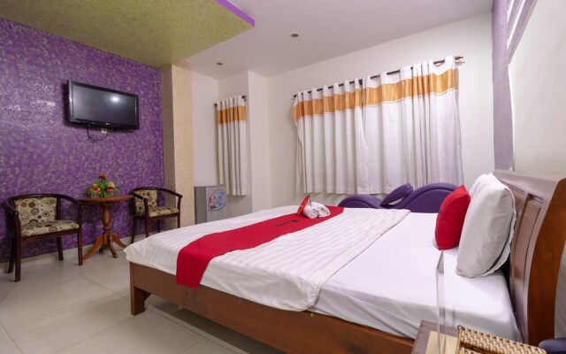 RedDoorz near Tan Huong Market 2