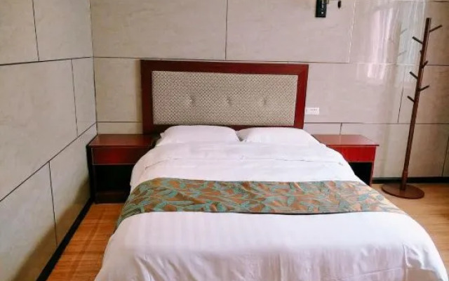 Danzhaihongyundajiudian