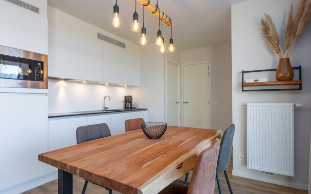 Apartment on the 2nd Floor for Family