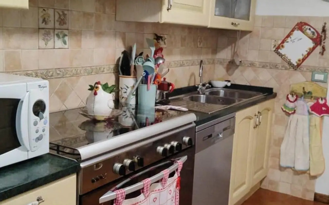 Apartment - Sleeps 2, Balcony & Parking