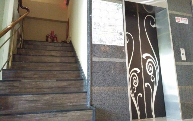 H Hotel