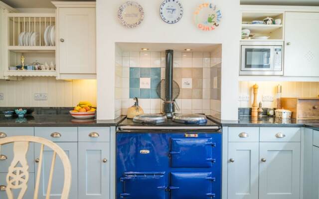 Sensational Wandsworth Home by King George's Park