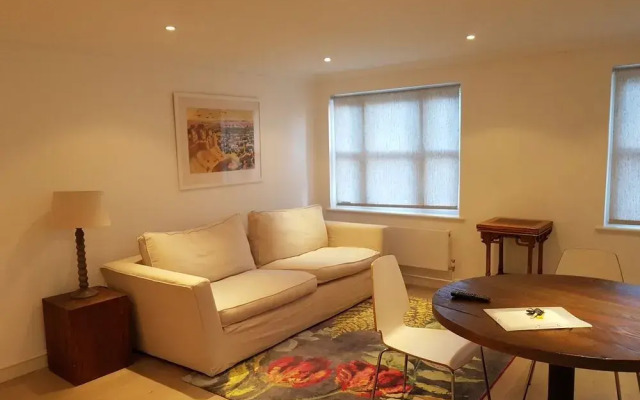 Earls Court Apartment