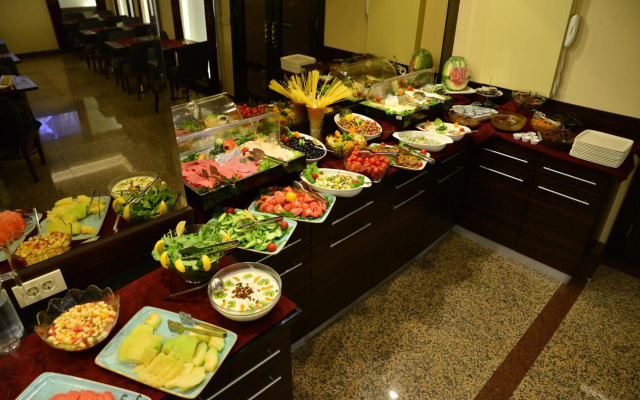 Golden Siyav Hotel