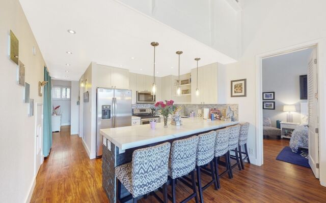 Luana Kai C-301 3 Bedroom Condo by RedAwning