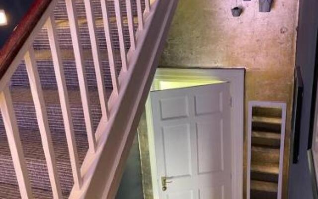 1 Hot Bath St