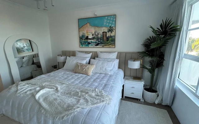 Sunset-on-the-strand Pool Tennis TSV – Guest Rooms – Townsville