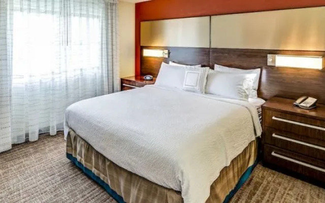 Residence Inn by Marriott Akron South / Green