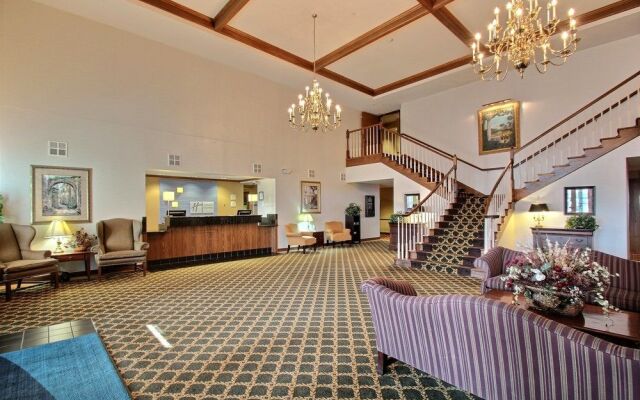Holiday Inn Express Hotel & Suites Oshkosh Stateroute 41