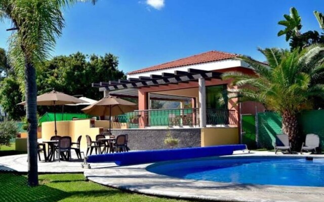 Beautiful 2 Bedroom Single House Hamacas