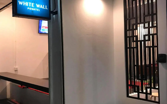 White Wall Poshtel - Hostel