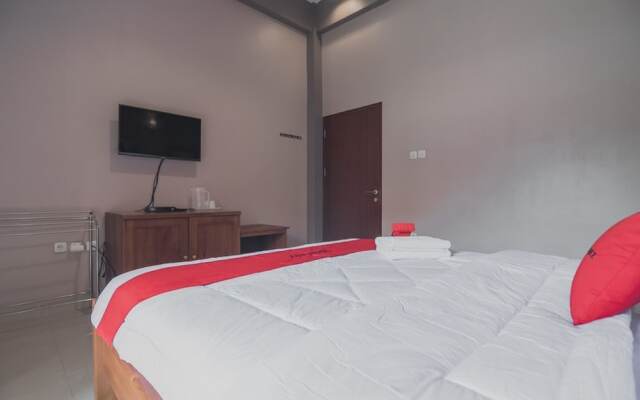 RedDoorz Syariah @ Cisarua Puncak Bogor