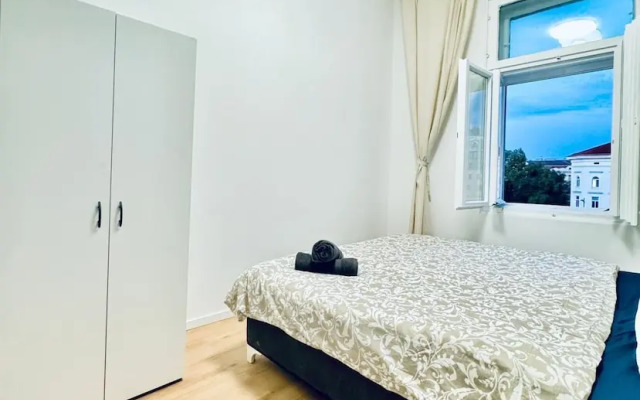 Stylish 4BR Apt Near Westbahnhof