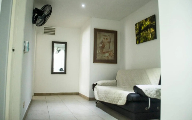 Apartamento con playa privada y piscina