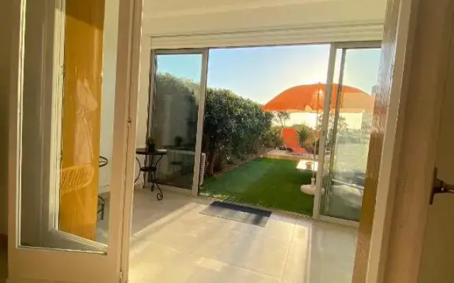 Somptueux appartement rénové en bord de mer