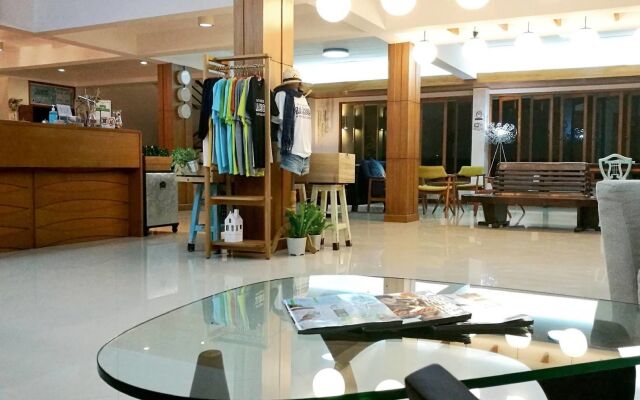 J2 Hotel