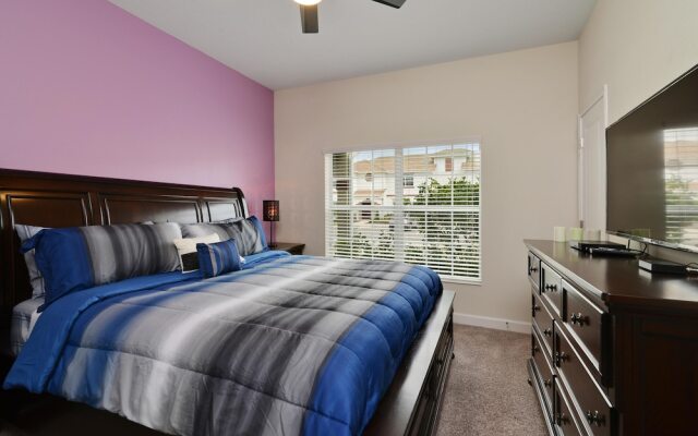 Full Moon Lagoon by VillaDirect