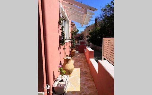 Lefko’s house- Contemporary, fully renovated house