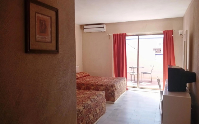 Los Jitos Hotel & Suites