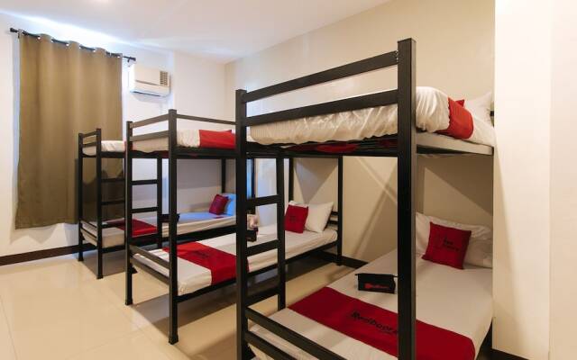 RedDoorz @ Golite Washington - Hostel