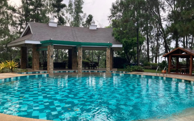 Crosswinds Resort Suites