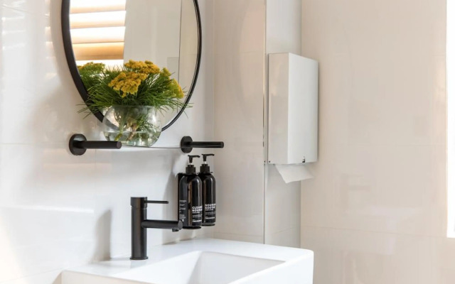 Jensen Potts Point