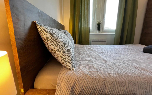 R8 Guest house by Small Home Budapest