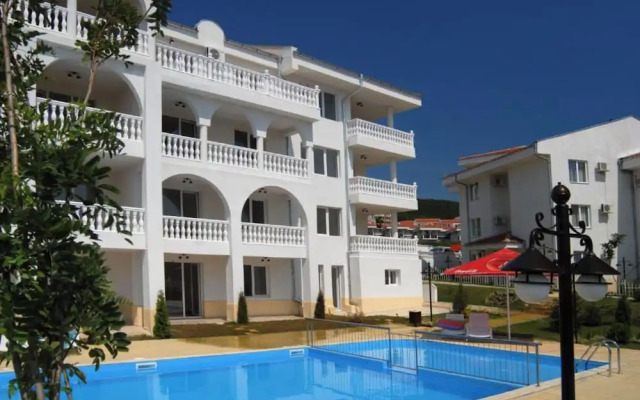 LAZUR 1-5 Apart Complex