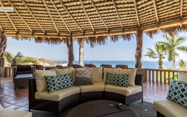 Casa Tranquila Only Steps to The Ocean 5-bedrooms Sleeps 9