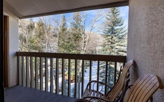 Townsend Place With Largest Outdoor Hot Tub and Ski-in Ski-out Access by Redawning