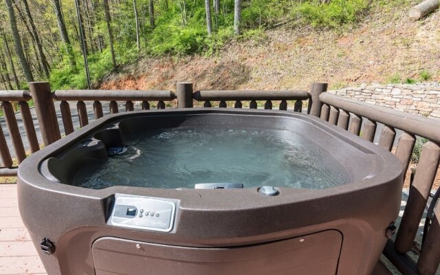 Lakey Gap Lodge - 4 Br Cabin