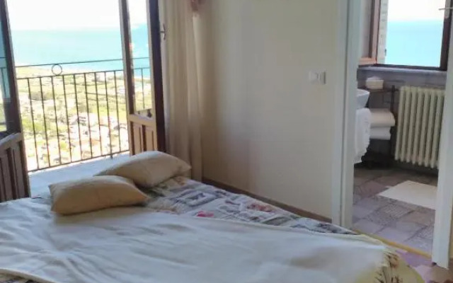 La Casa Di Torre Di Palme