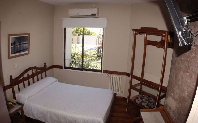 Hotel Vicente Lopez