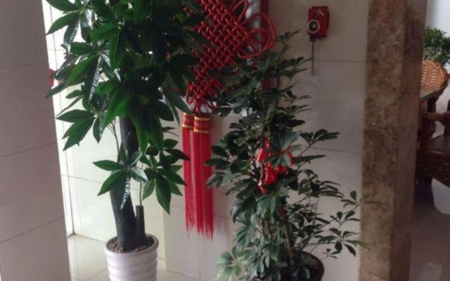 Huali Business Hotel