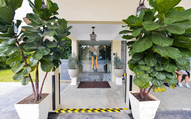 The Settlement Hotel