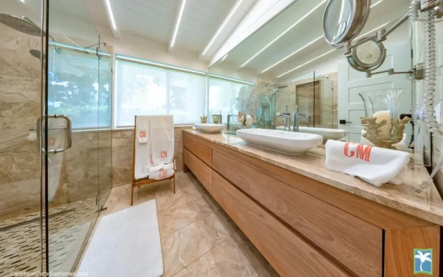 Luxurious 3 Br Golf Villa