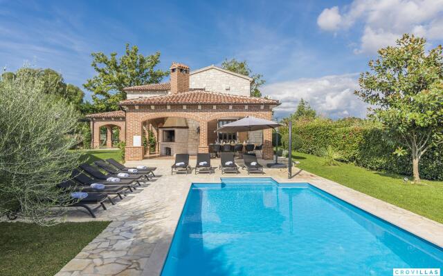 Rustica in Visnjan with 5 bedrooms and 1 bathrooms