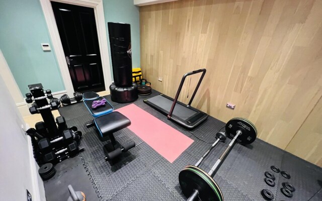 Dream House London With ac, Gym, hot Tub, Cinema