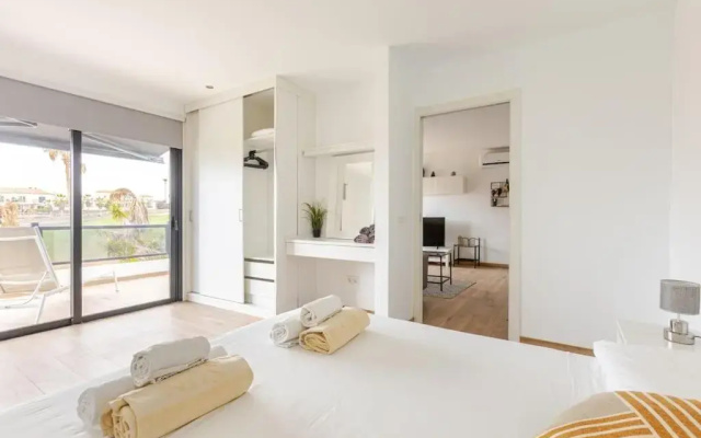 Apartamento en complejo residencial con piscina