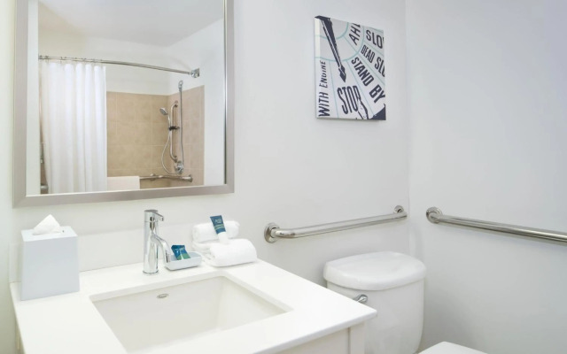 Four Points by Sheraton Louisville Airport