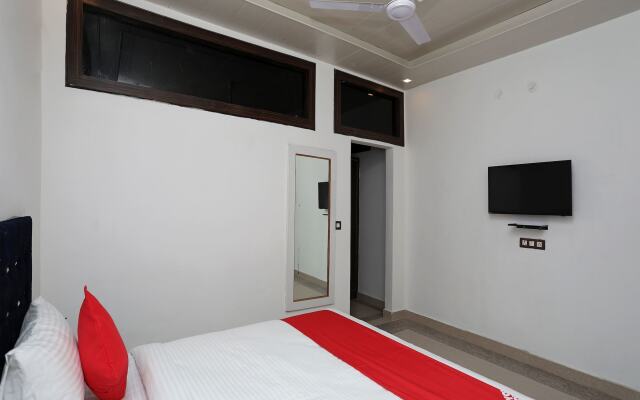 OYO Flagship 14945 Hotel UK-07