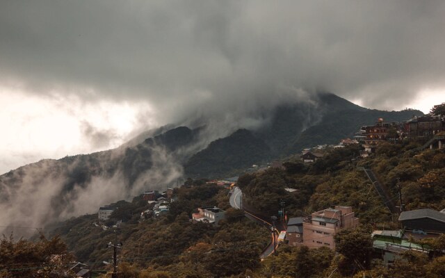 OwlStay Jiufen Green Ray