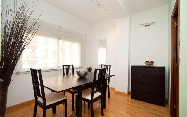 Cozy Eixample Apartment