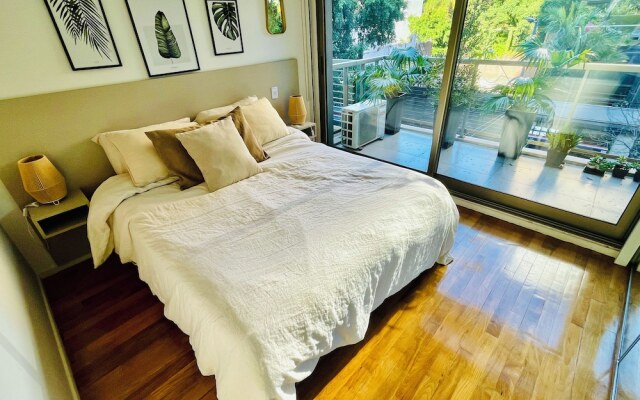 Stylish Apartment with Pool Acces