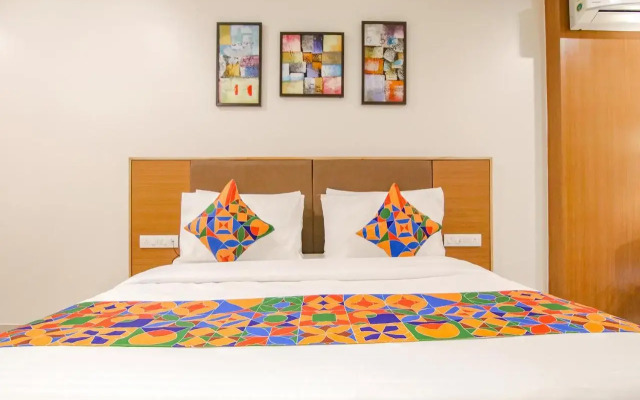 Saltstayz Select – Unitech Cyber Park