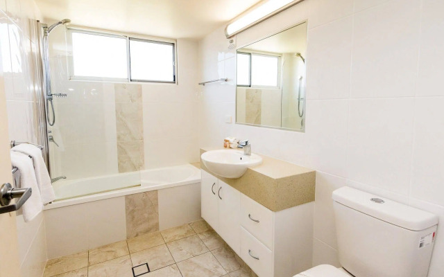 White Crest Apartments