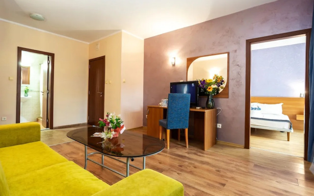 Complex Sunrise by HMG - All Inclusive