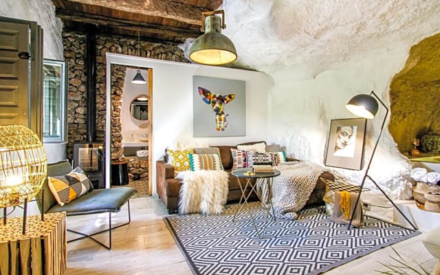 XUQ Grupo de Alojamiento Turístico