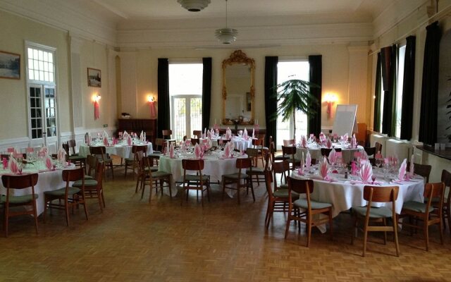 Hotel Lidenlund ved Gitte Bitsch