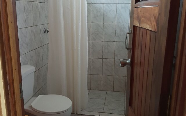 Hotel Cabinas Leyko